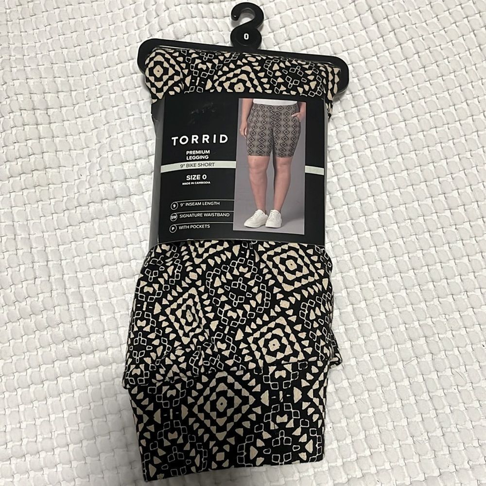 NIP- Torrid - 0. Patterned Bike Short